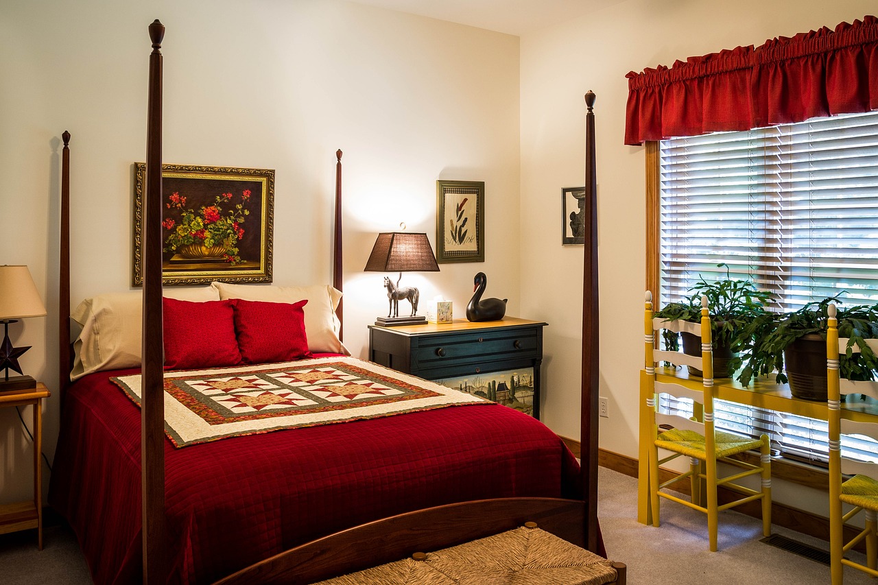 5 Guest Bedroom Essentials To Welcome Visitors
