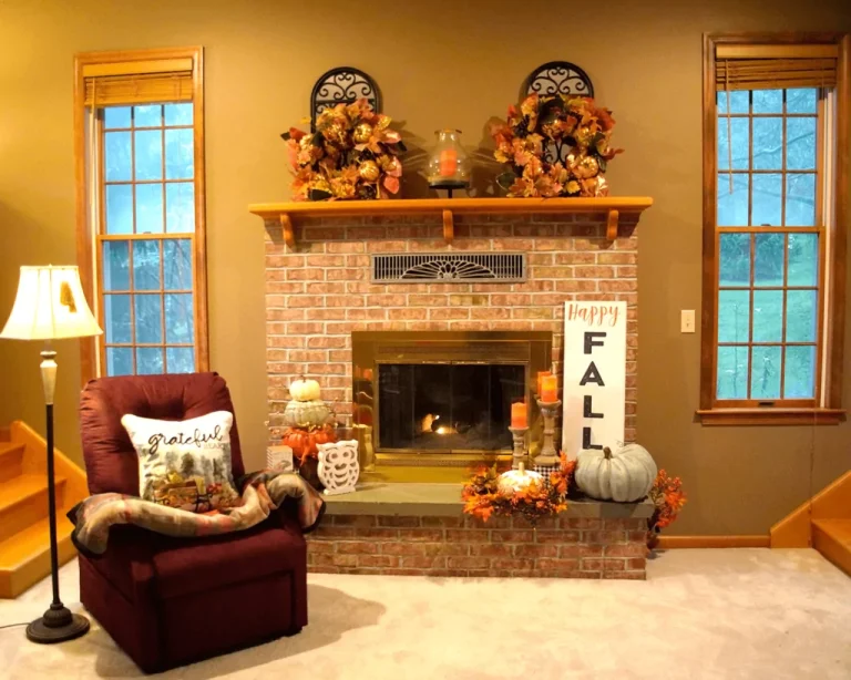 How to Decorate a Fireplace for Fall